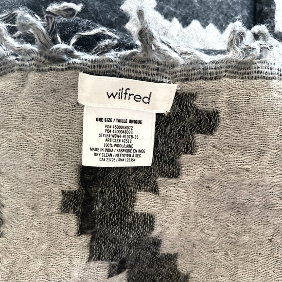 Aritzia - Wilfred - Diamond Mosaic 100% Wool Scarf - Picture 2 of 2